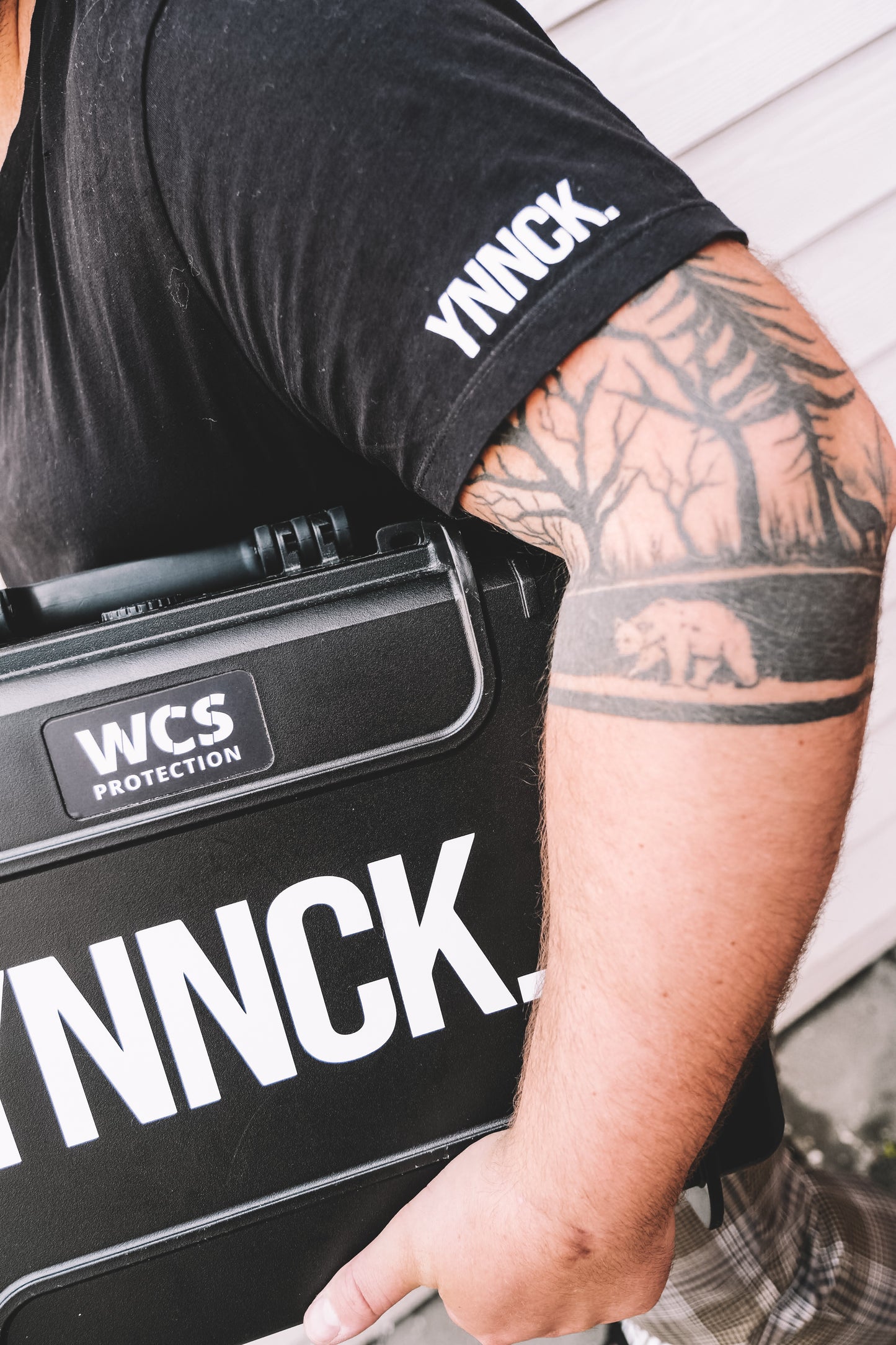 Logotipo termoadhesivo de 8 cm de ancho.