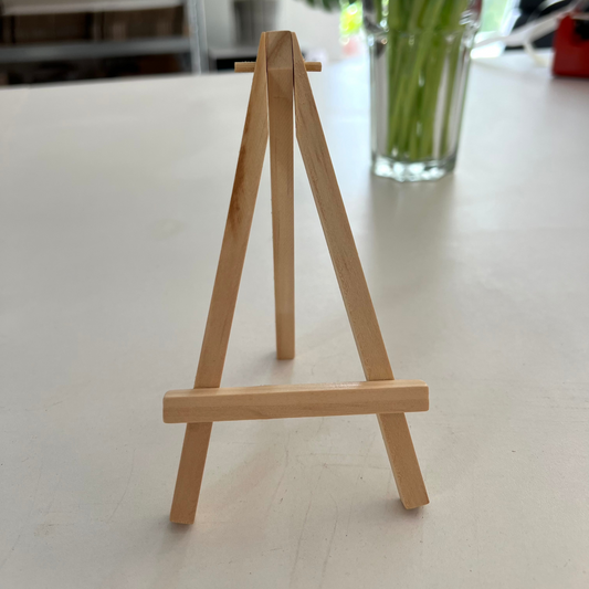 Houten standaard voor een tegeltje